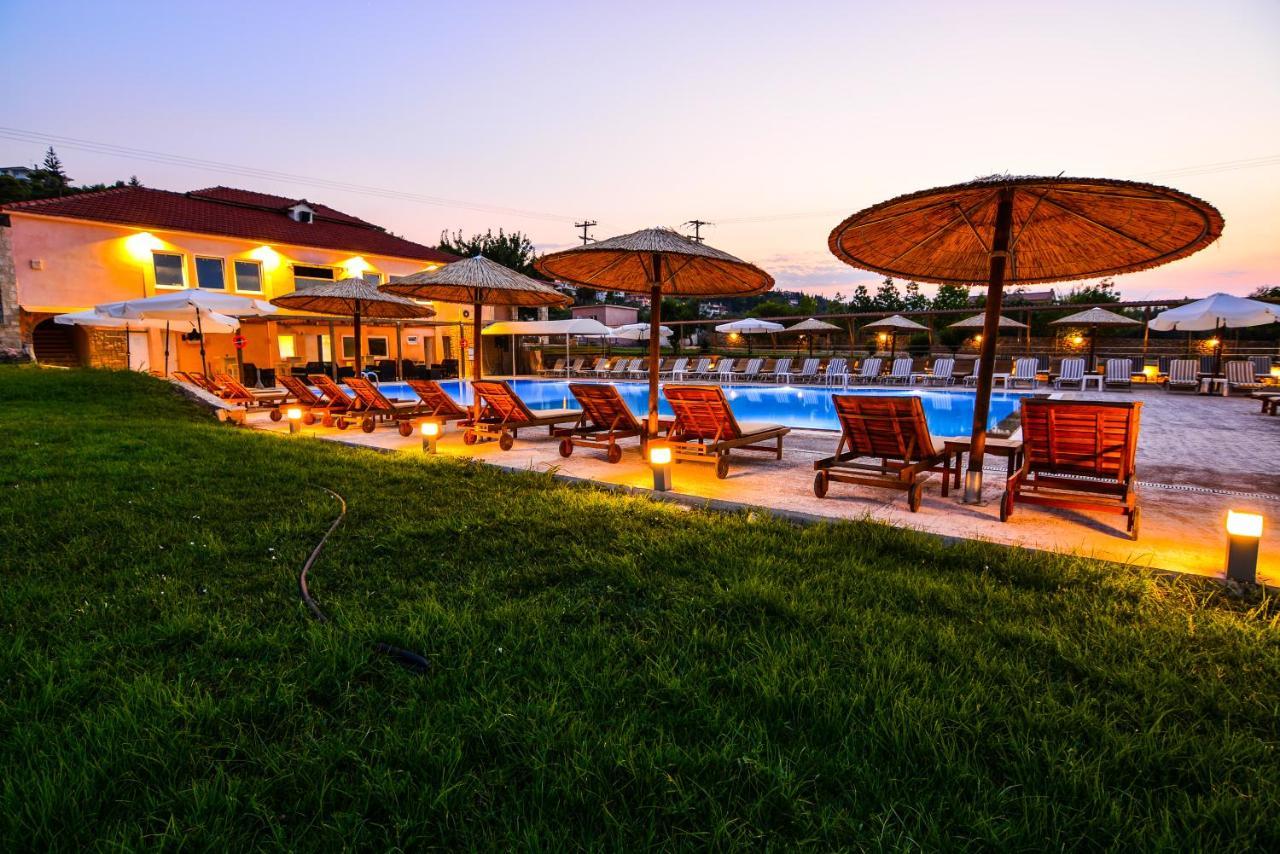 Aqua Mare Resort Melíssion Esterno foto